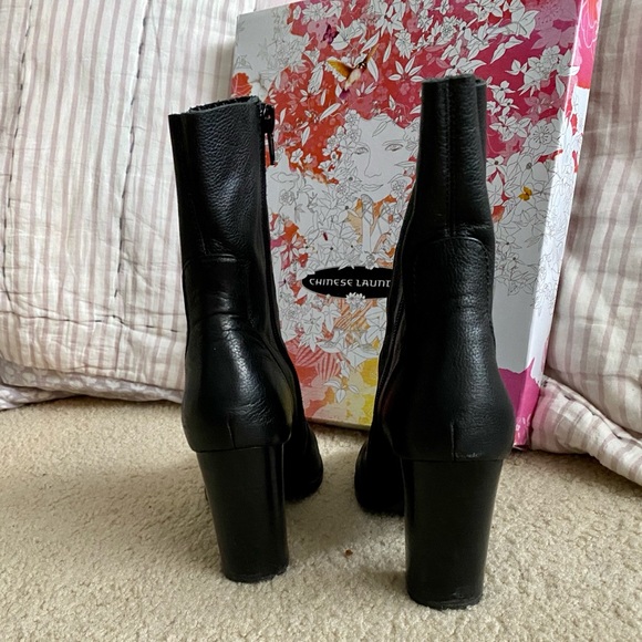 Chinese Laundry Cool Kids Black Booties - Picture 4 of 6